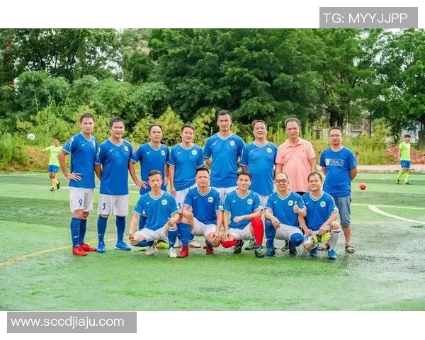 成都足球队荣登足球配合排行榜第八名展现团队实力与默契 成都足球队荣登足球配合排行榜第八名展现团队实力与默契