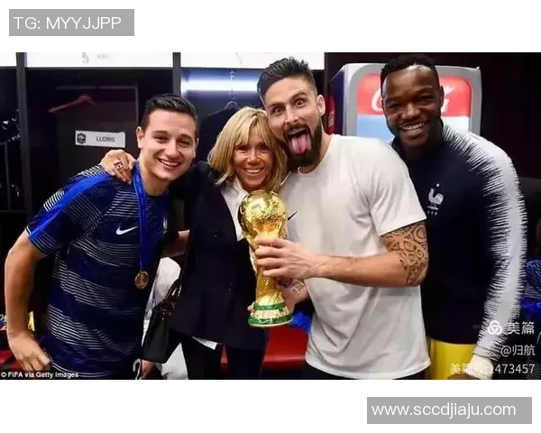 抢到足球明星亲笔签名足球的激动时刻与梦想成真的奇妙旅程