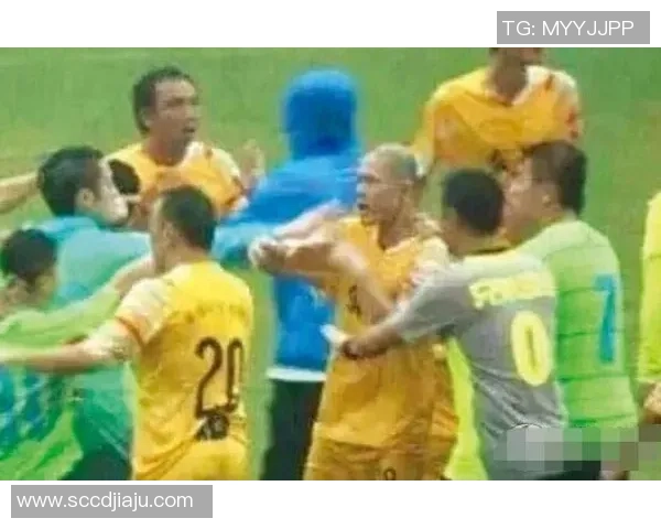 撒盐哥与足球明星的奇妙互动瞬间揭秘趣味背后的故事与友谊 撒盐哥与足球明星的奇妙互动瞬间揭秘趣味背后的故事与友谊